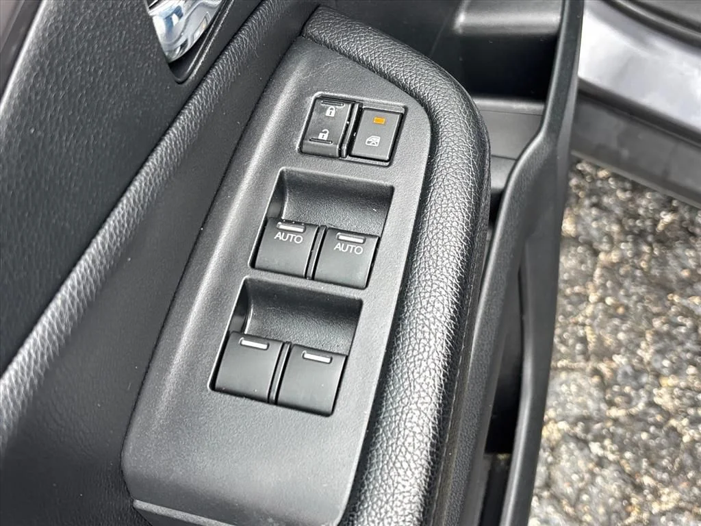 Used 2016  Honda EX-L image 26