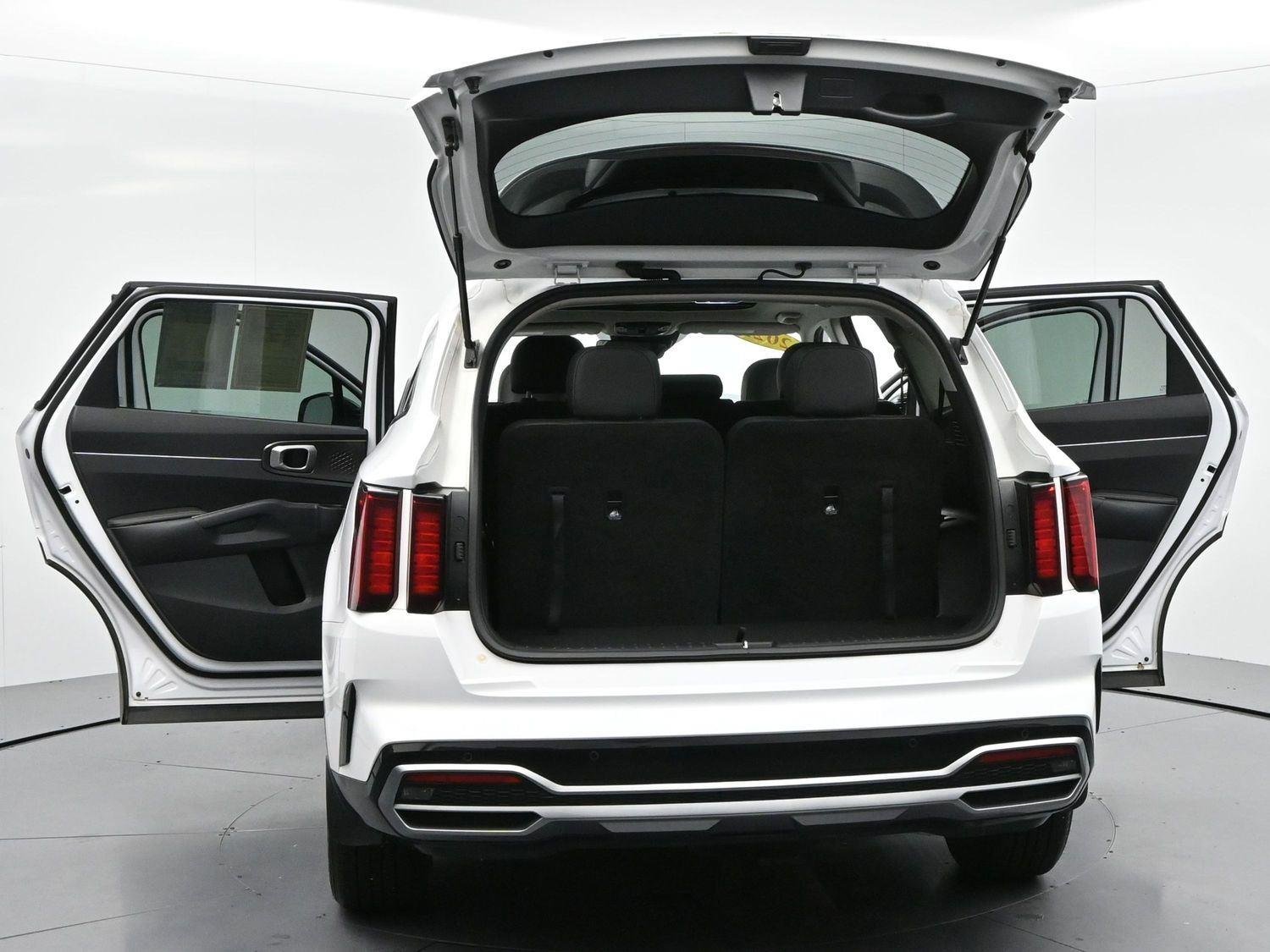 Used 2022 Glacial White Pearl Kia S image 48