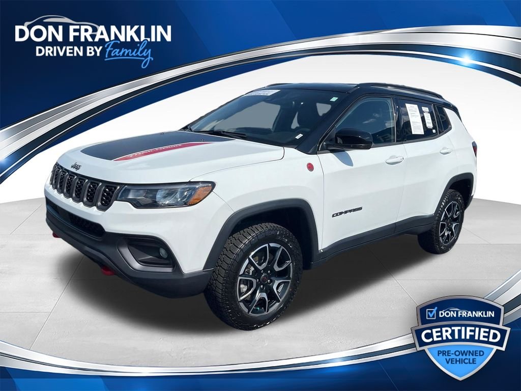 Used 2025 White Jeep Trailhawk image 1