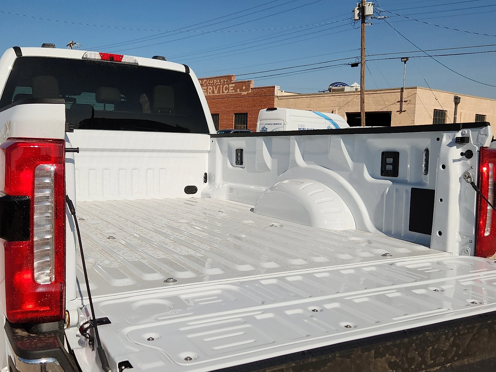 New 2026 Oxford White Ford Lariat image 12