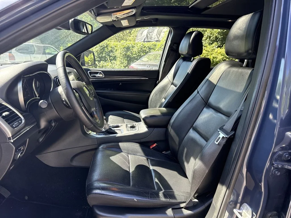 Used 2019 Blue Jeep Limited image 19
