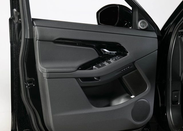 Certified Used 2025 Santorini Black Metallic Land Rover Dynamic image 18