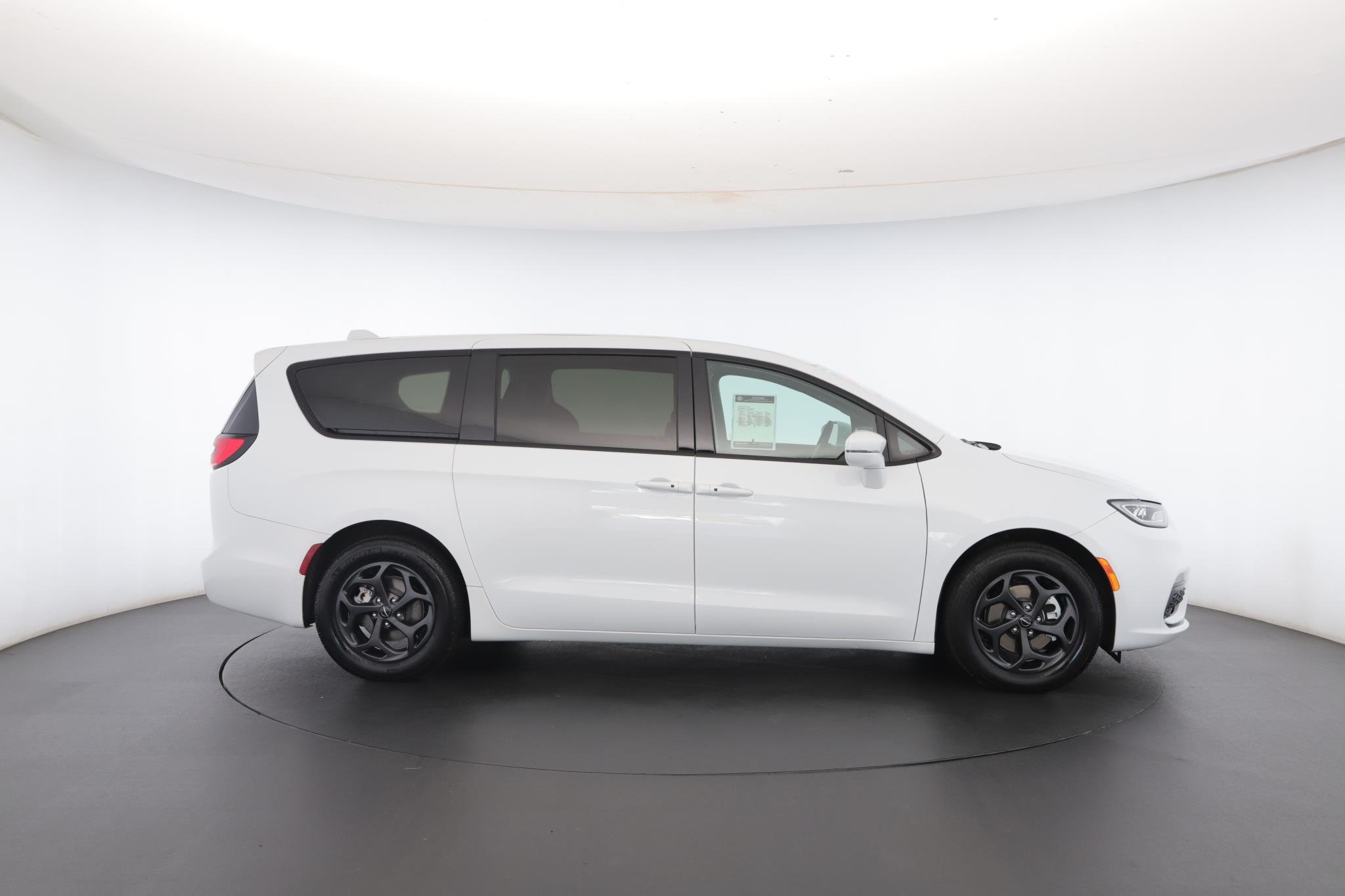 2022 Chrysler Pacifica Hybrid Touring L - Photo 39