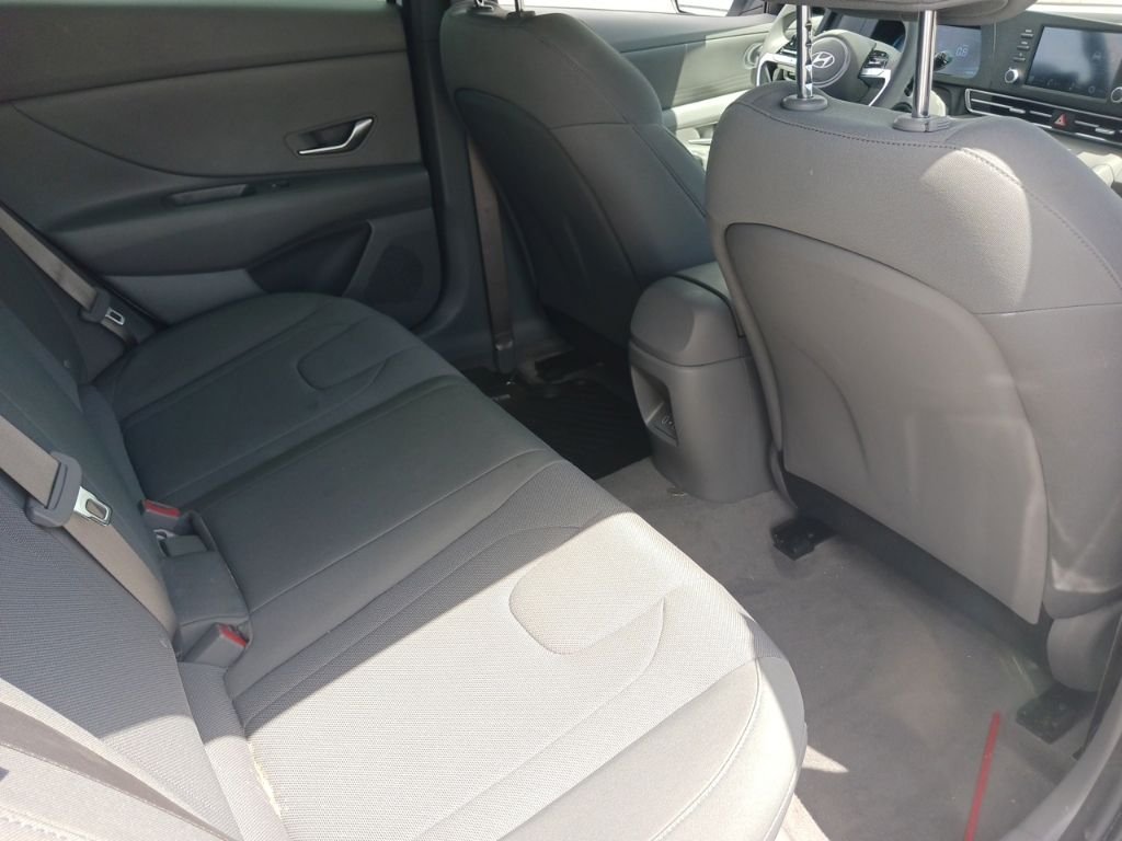 2025 Hyundai Elantra SE - Photo 19