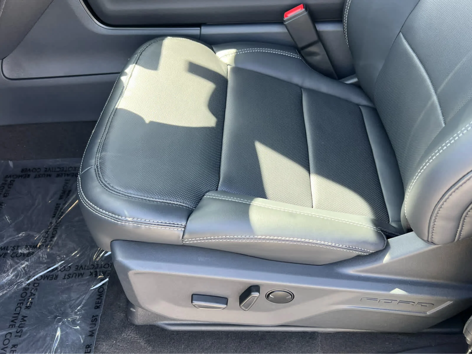 New 2026 Dark Matter Gray Metallic Ford MAX Platinum® image 31