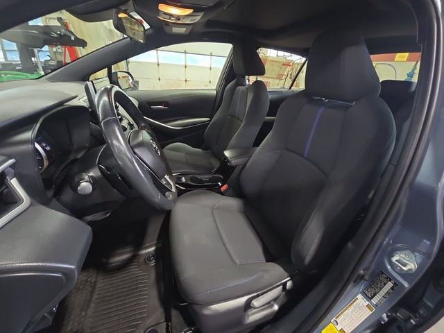 Used 2020  Toyota SE image 14