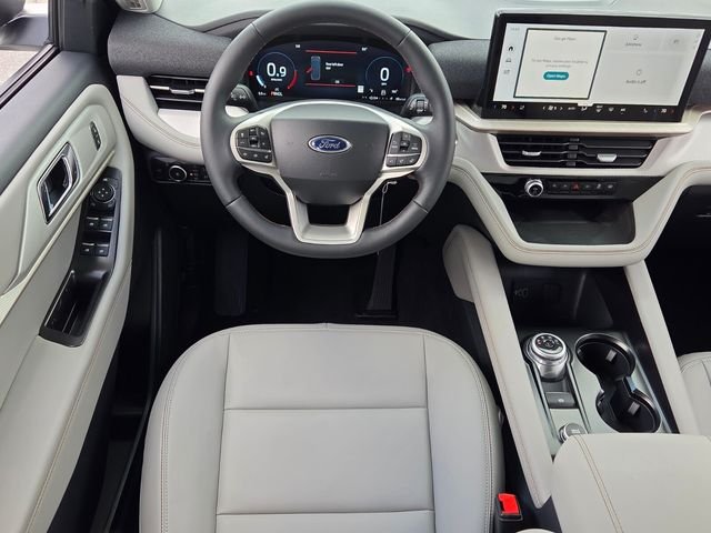 New 2026 Star White Metallic Tri-Coat Ford Active image 13