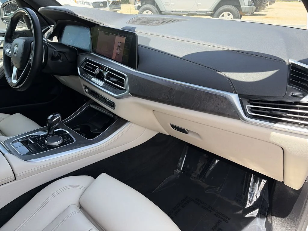 Used 2020 White BMW sDrive40i image 37