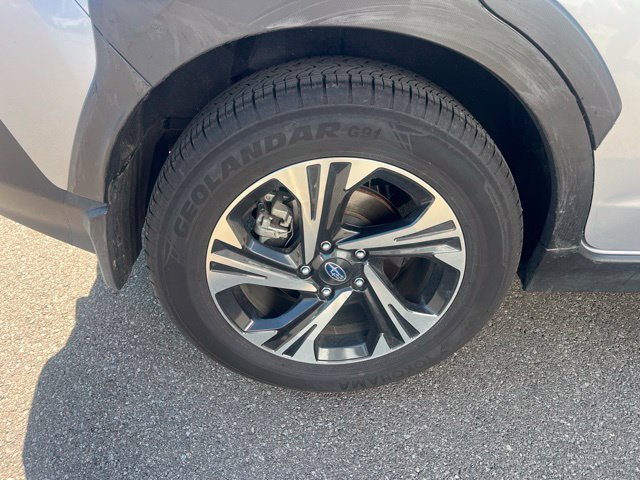 Used 2024 Ice Silver Metallic Subaru Premium image 4