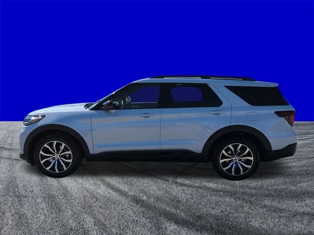 New 2026 Space White Metallic Ford ST-Line image 7