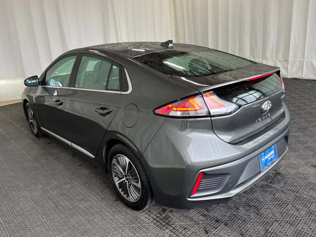 Used 2022 Gray Hyundai SEL image 28