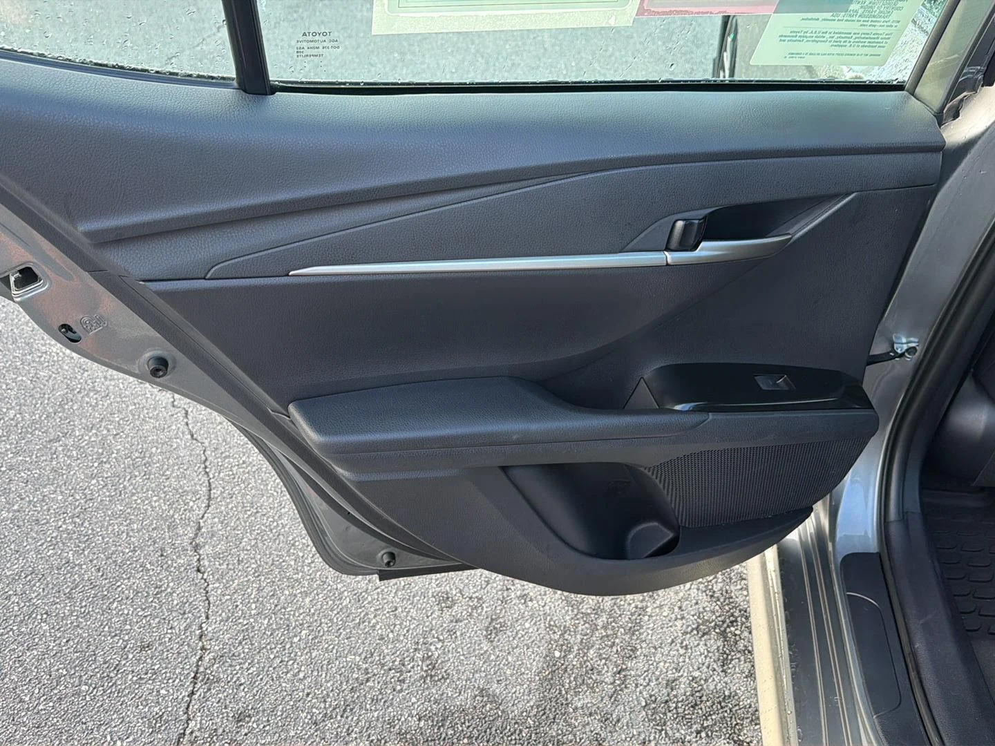Certified Used 2025 Heavy Metal Toyota SE image 17