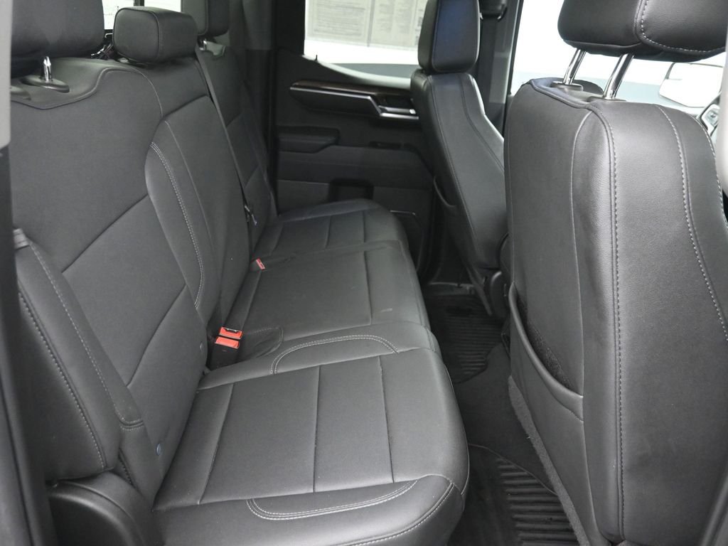 Used 2025 White Chevrolet LT image 10