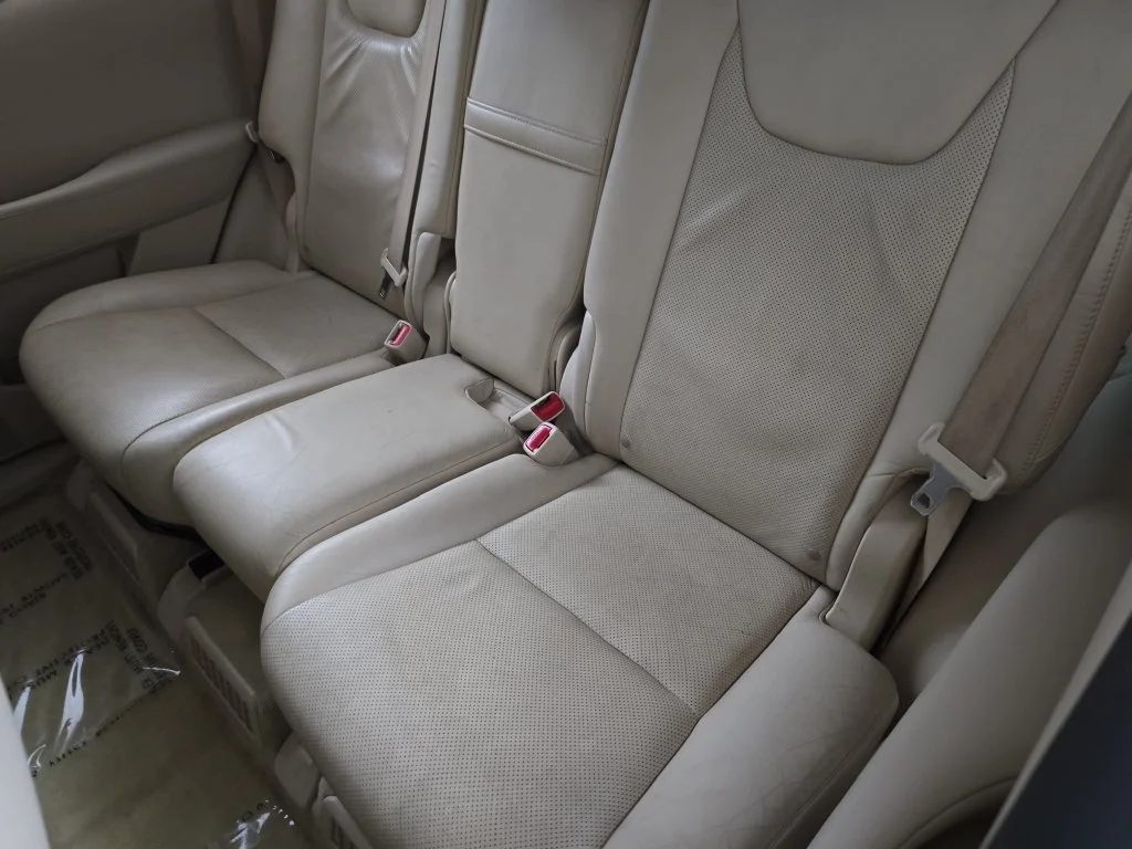 Used 2010 White Lexus 450h image 16
