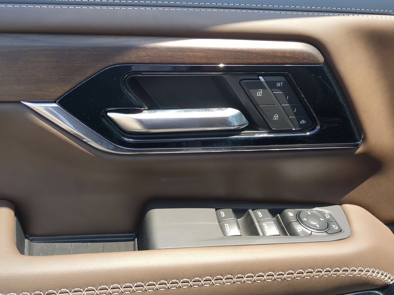 New 2026 Glacier White Tricoat GMC Denali Ultimate image 24