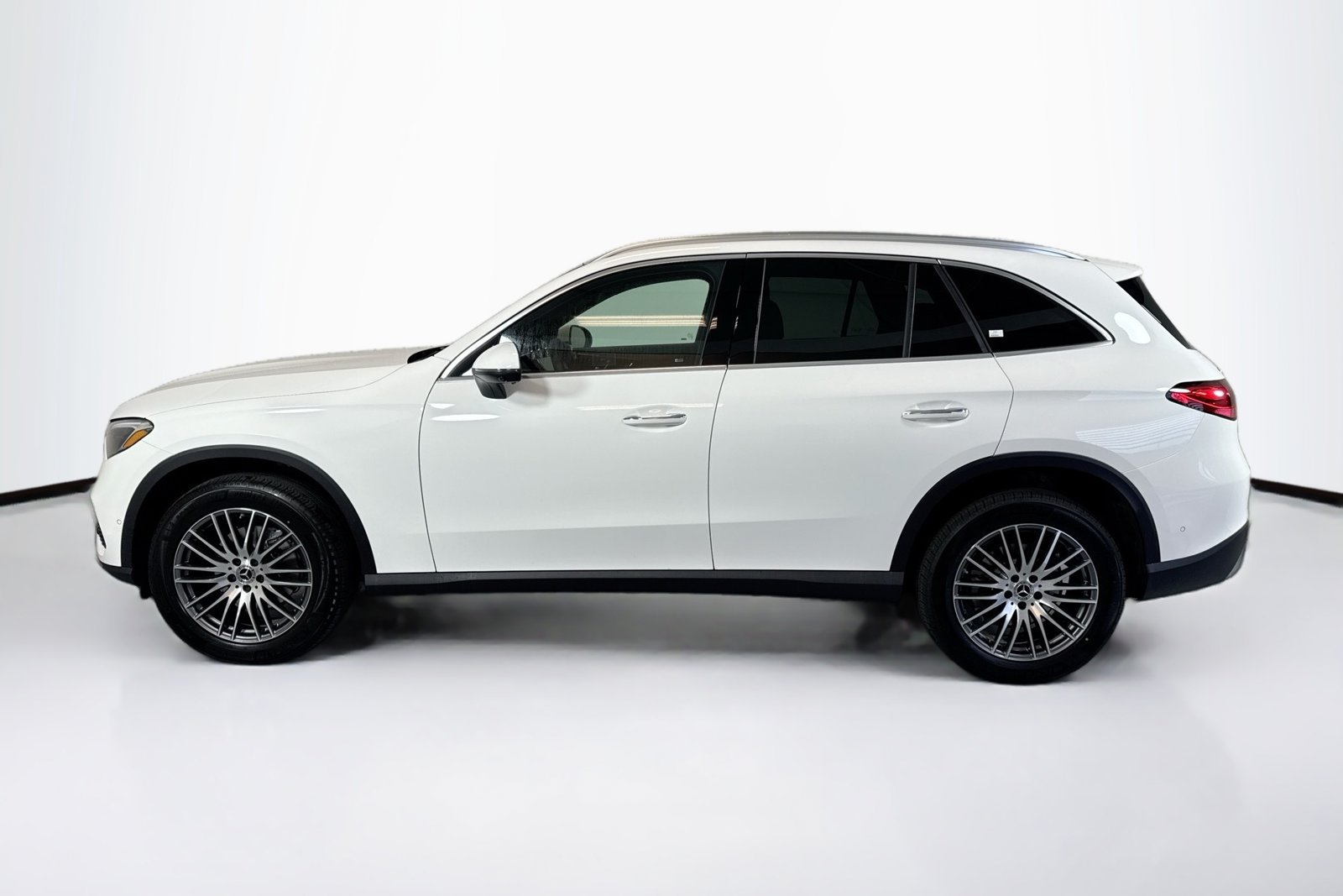 New 2026 Polar White Mercedes-Benz GLC 300 image 8