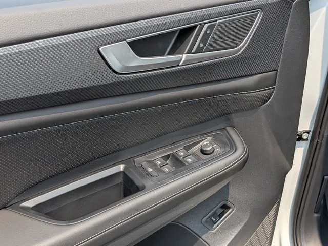New 2026 White Volkswagen 2.0T SEL image 9