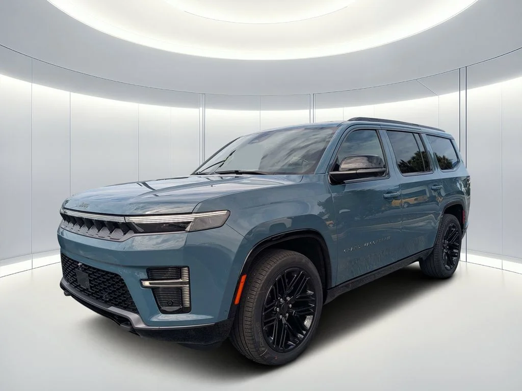 New 2026 Steel Blue Exterior Paint Jeep Limited Reserve image 8