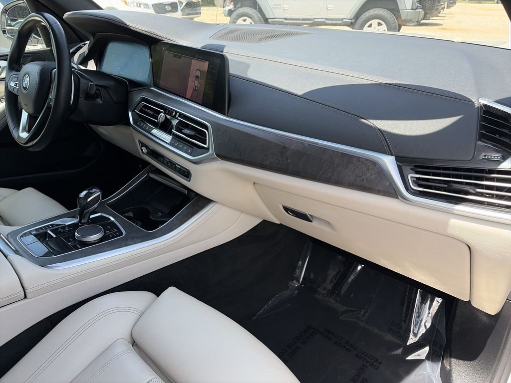 Used 2020 White BMW sDrive40i image 37