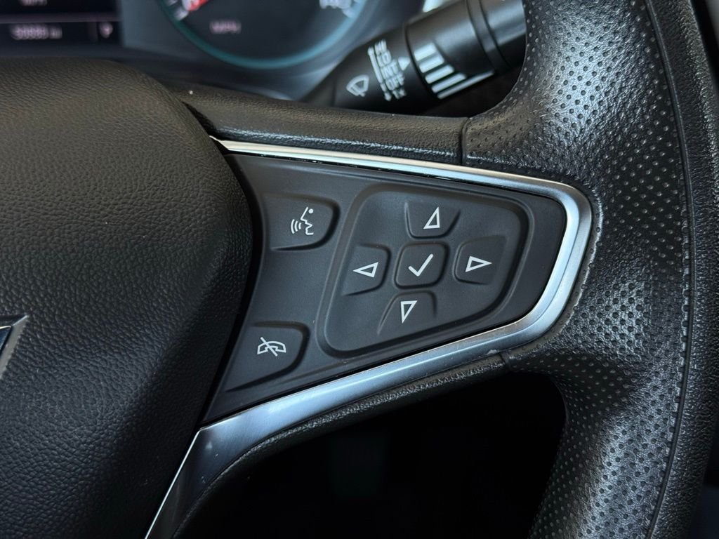 Used 2025 White Chevrolet LT image 28
