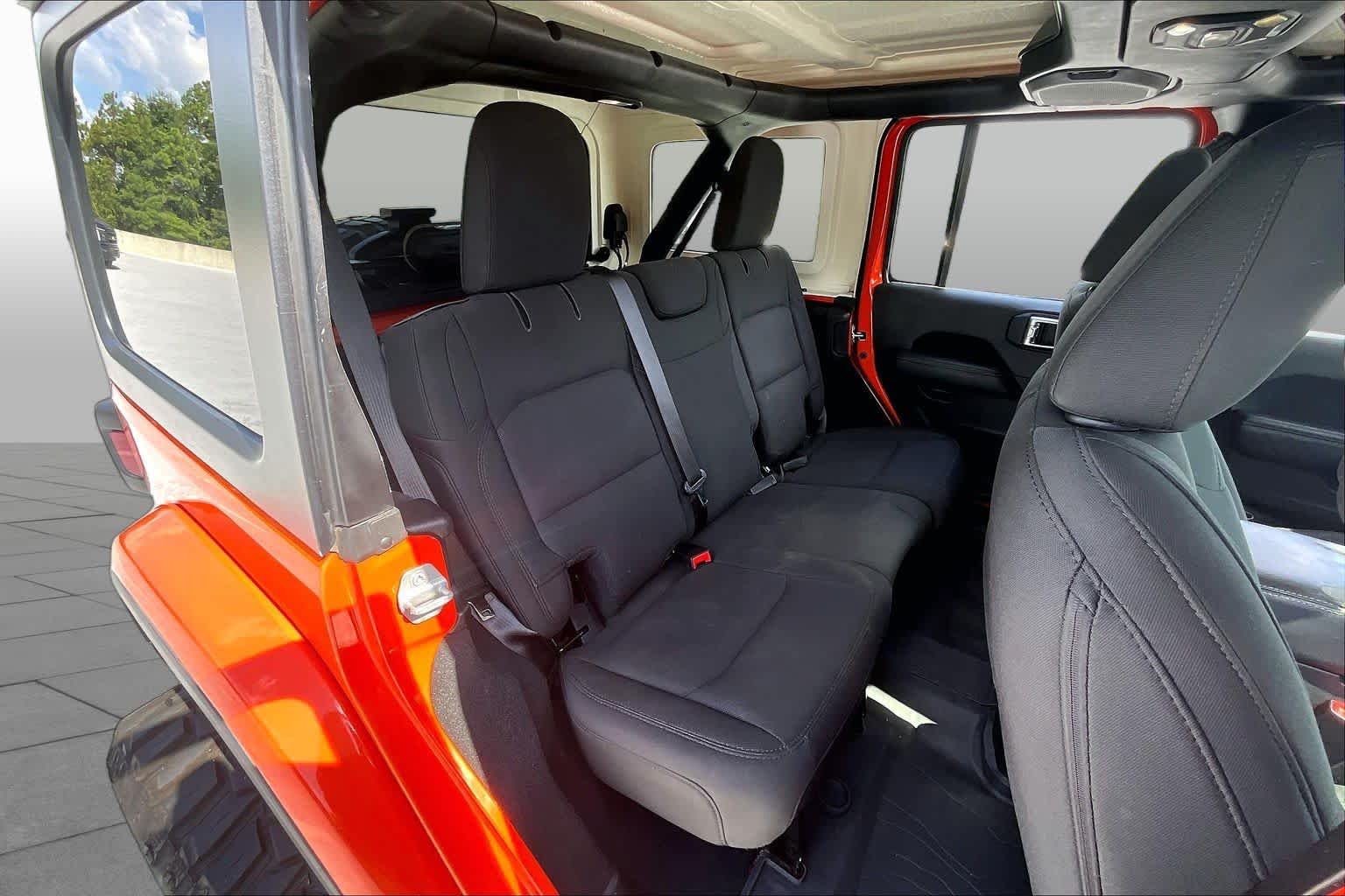 Used 2019 Punkn Metallic Clear Coat Jeep Sahara image 19