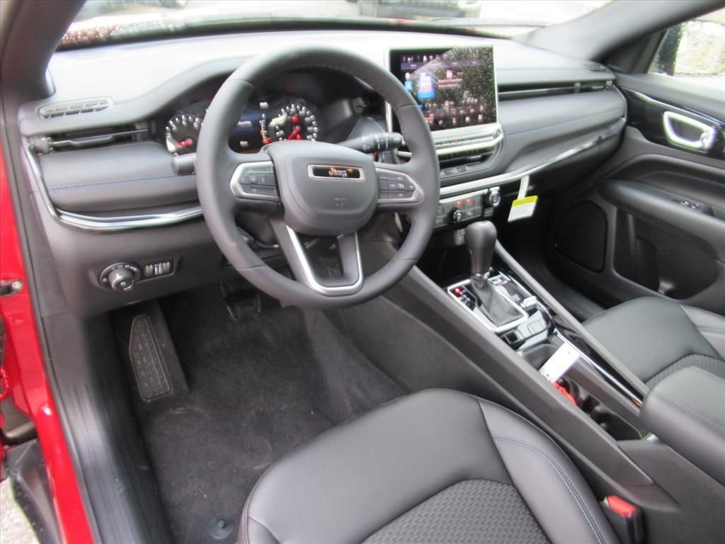 New 2026 Red Hot Pearlcoat Jeep Latitude Altitude image 14