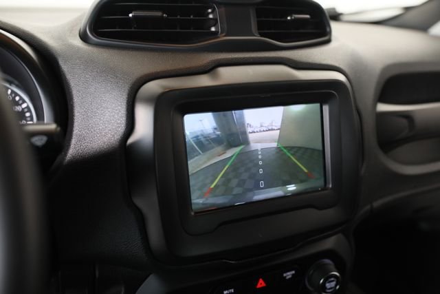 Used 2019 Gray Jeep Latitude image 9