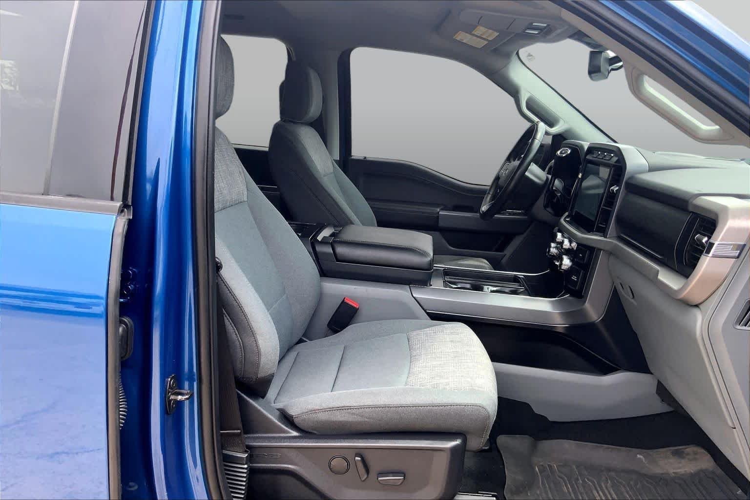 Used 2023 Atlas Blue Ford XLT image 8