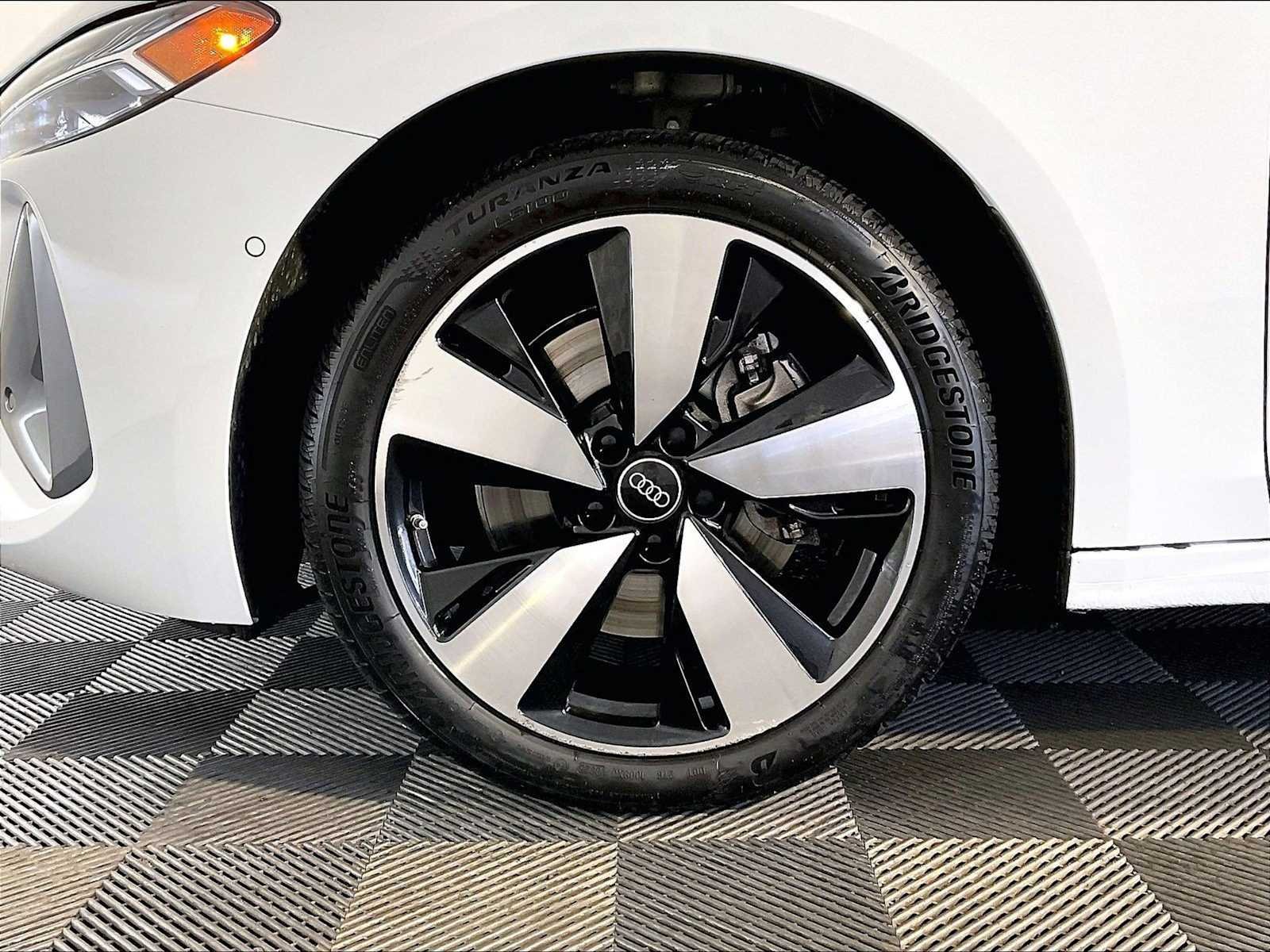 Used 2025 Arkona White Audi Premium Plus image 11