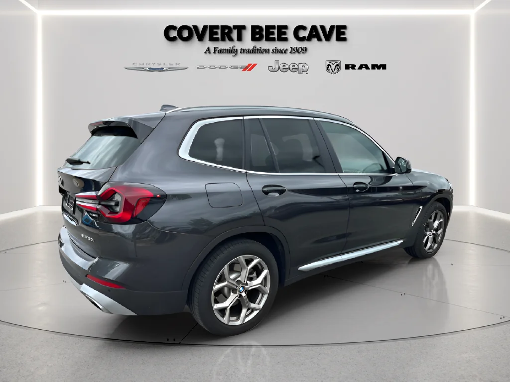 Used 2024 Gray BMW sDrive30i image 11