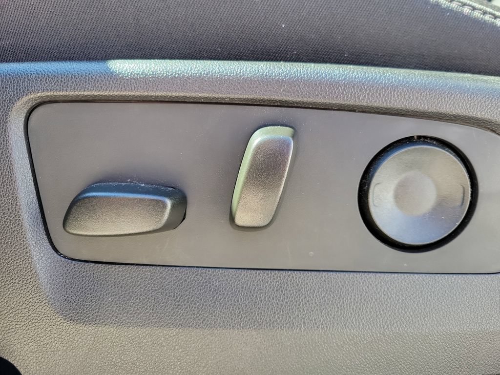 Used 2025 Summit White Chevrolet WT/LT image 17