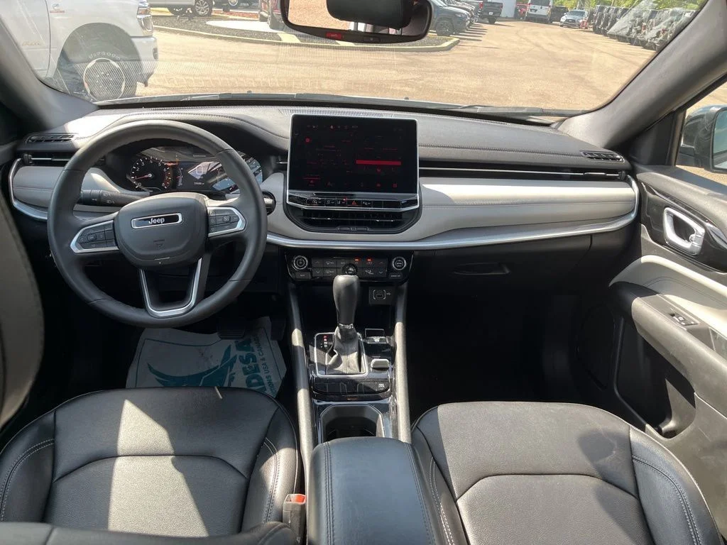 2025 Jeep Compass Limited - Photo 23