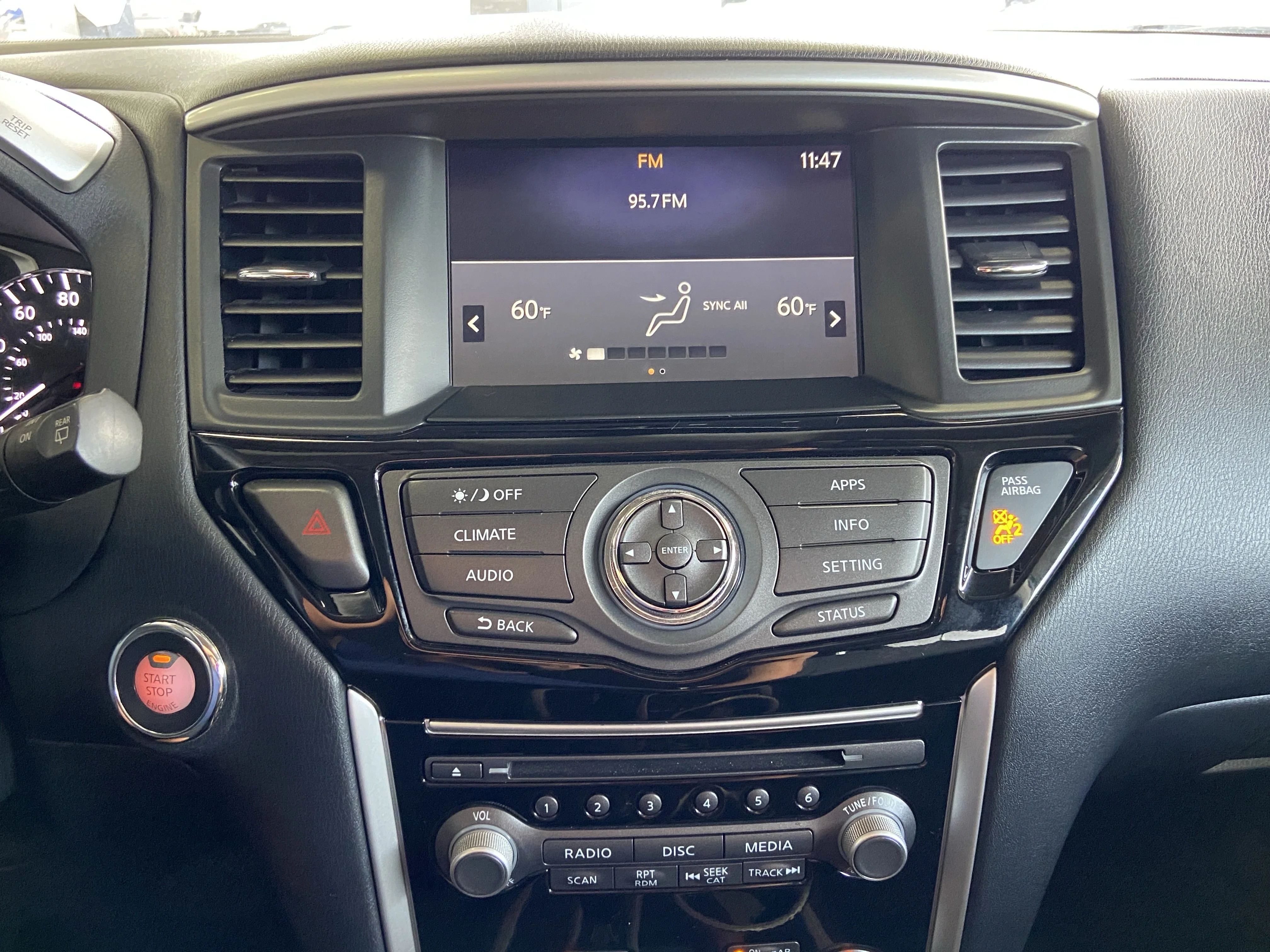 2025 Nissan Pathfinder SL - Photo 20