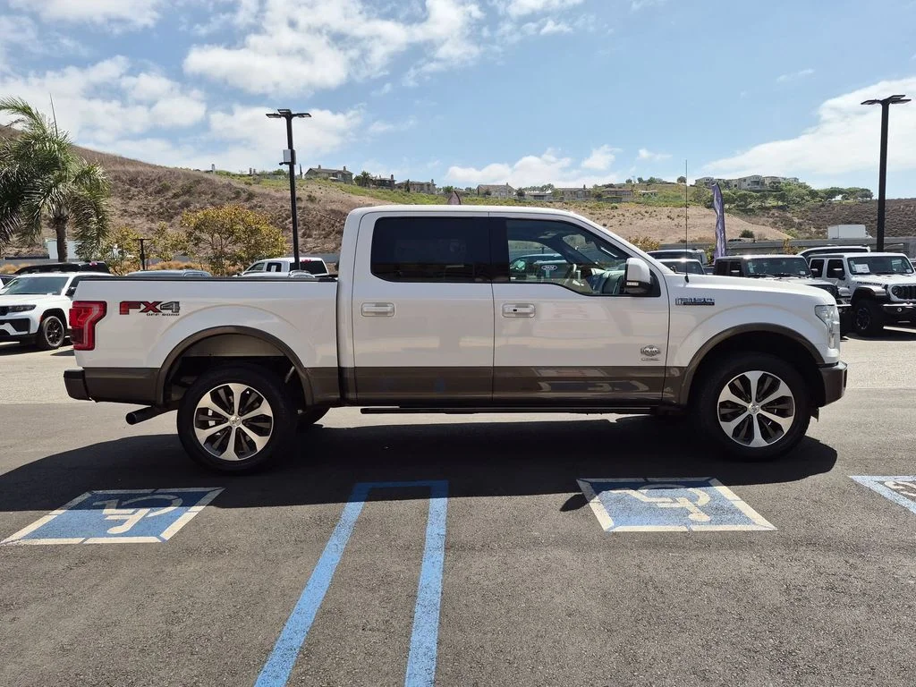 Used 2016  Ford King Ranch image 4