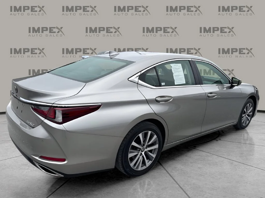 Used 2020 Silver Lexus 350 image 5