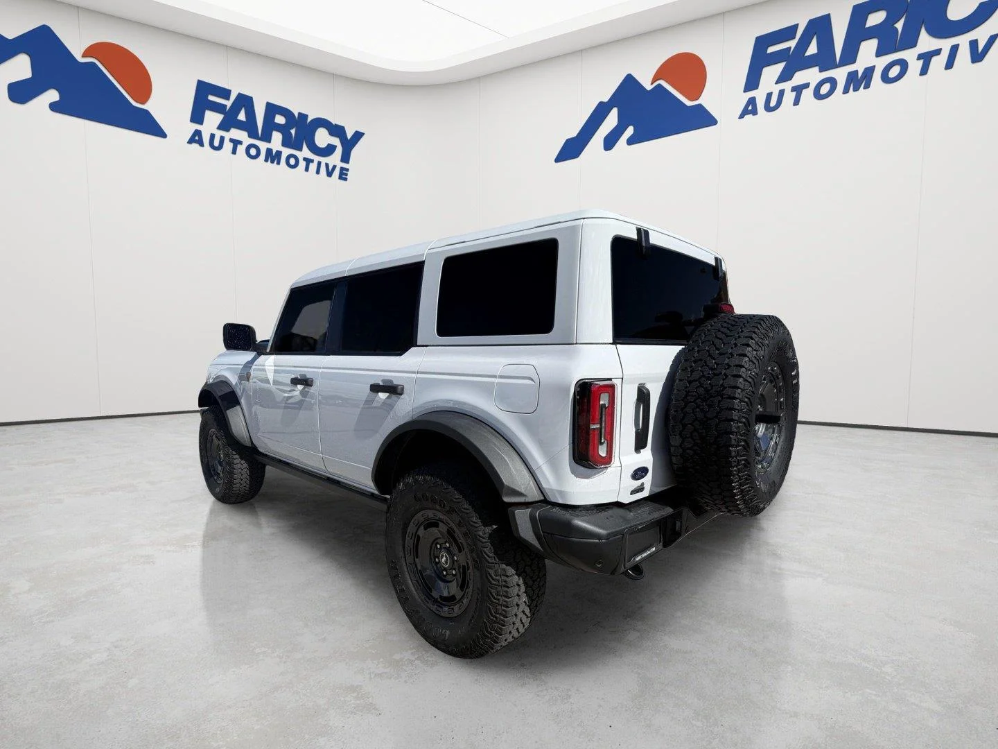 Used 2025 Oxford White Ford Badlands image 3