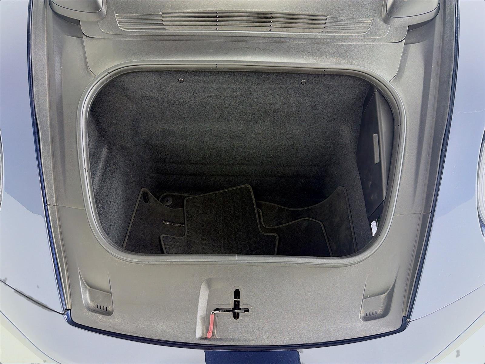 Used 2021  PORSCHE  image 35