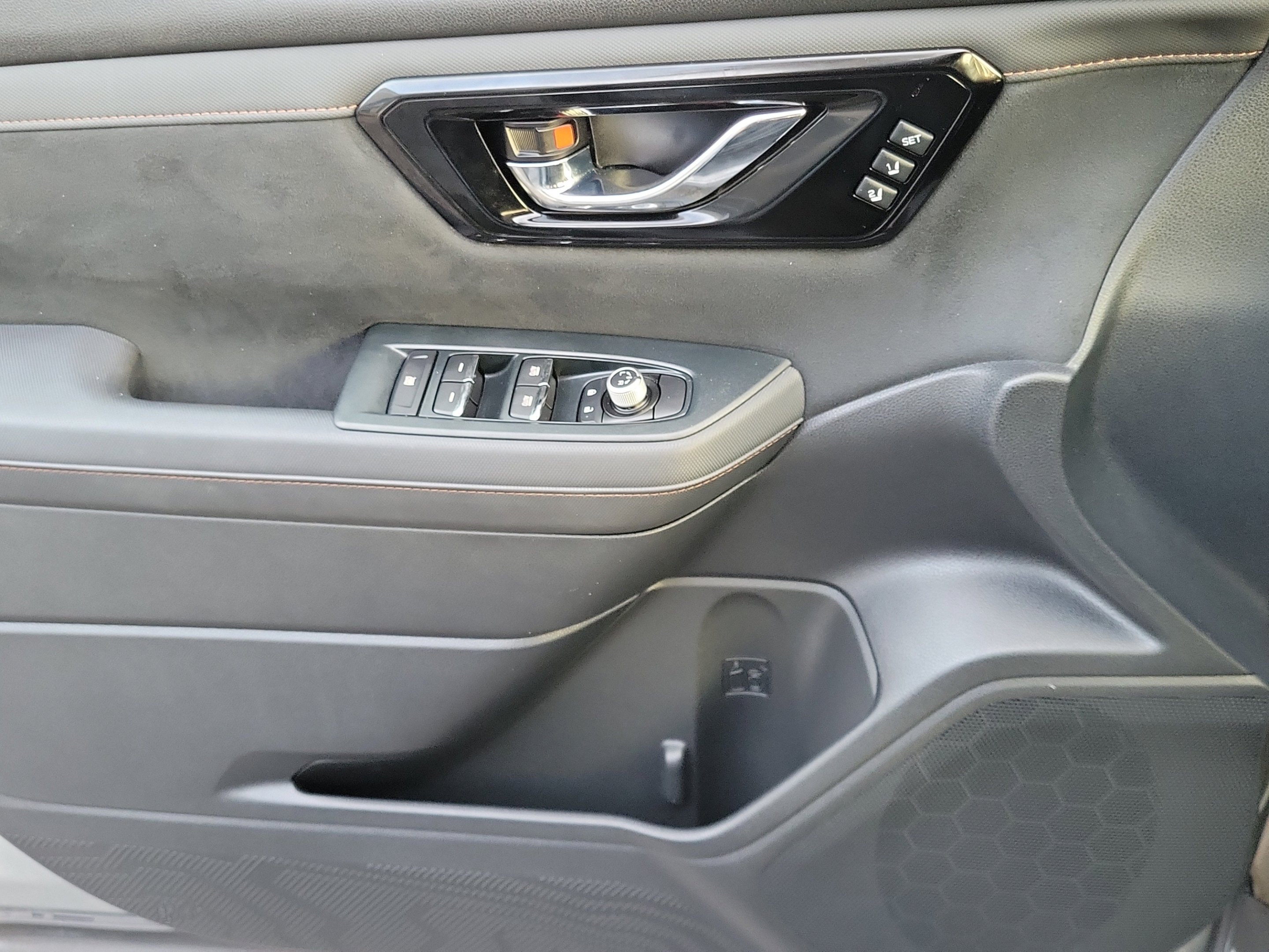 Used 2025 River Rock Pearl Subaru Touring image 26