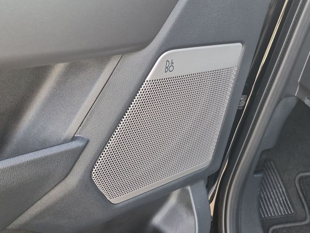 New 2026 Agate Black Metallic Ford F-250® Lariat® image 45