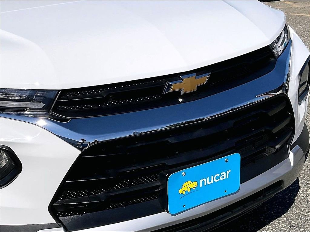 Used 2023 Summit White Chevrolet LT image 30