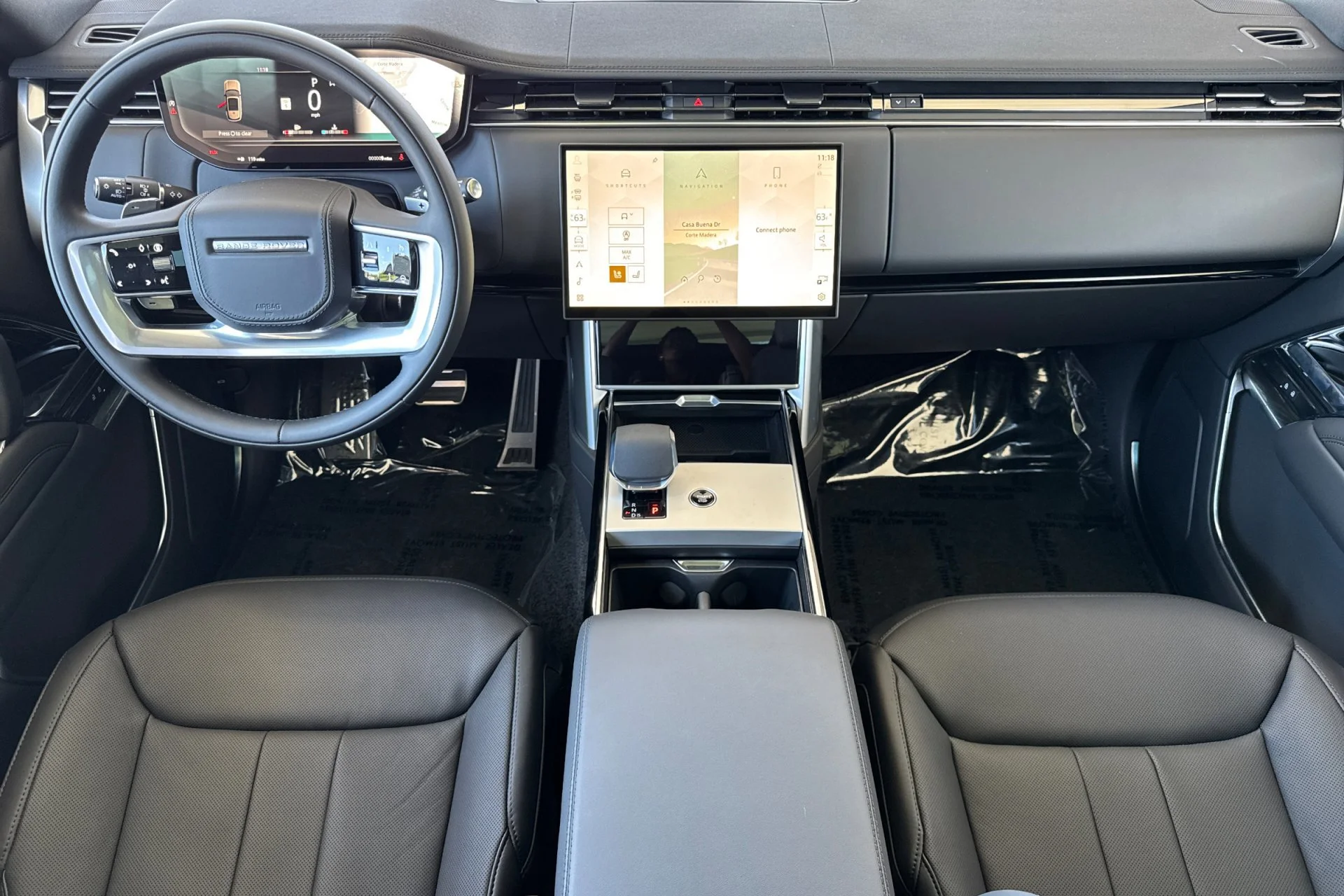 New 2026 SANTORINI BLACK Land Rover SE image 3