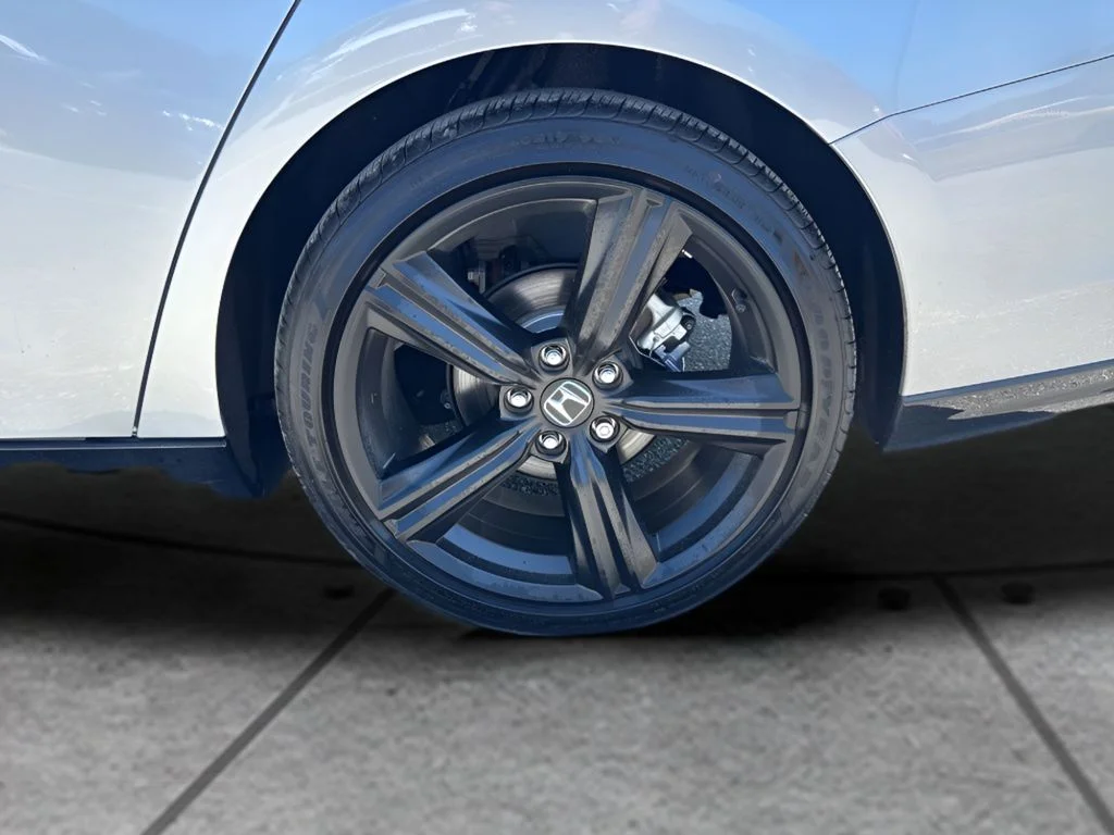 Used 2025 Silver Honda Sport-L image 34