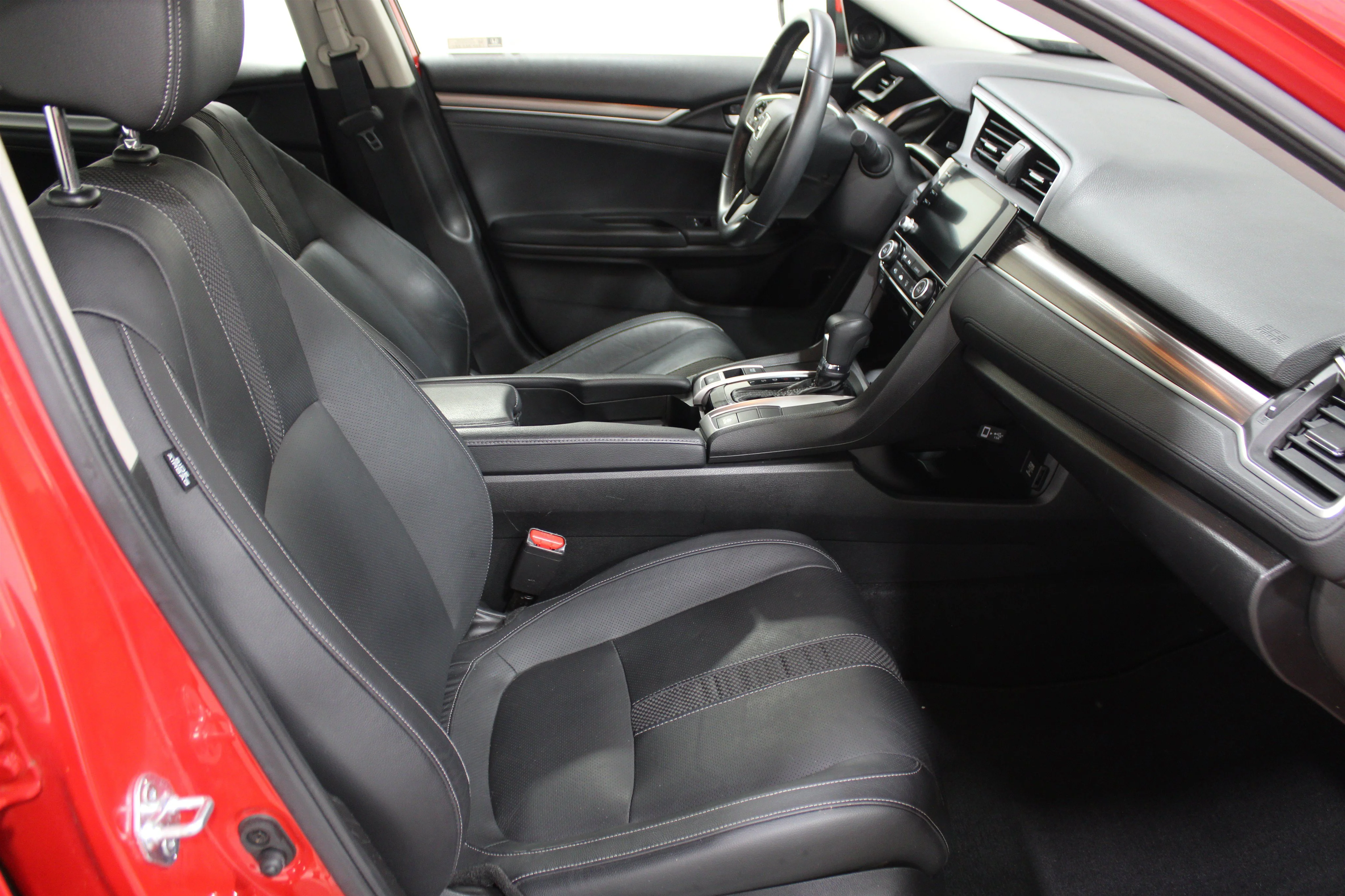 Used 2019 Red Honda EX-L image 23