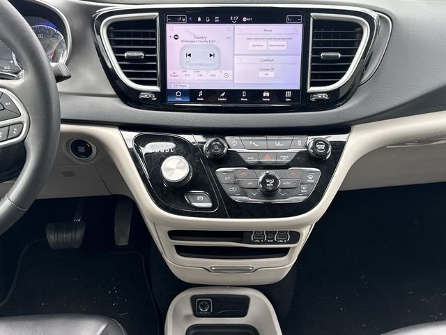 Used 2023 White Chrysler Touring L image 14