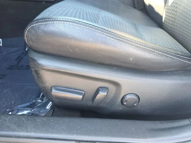 Used 2014 Silver Toyota SE image 28