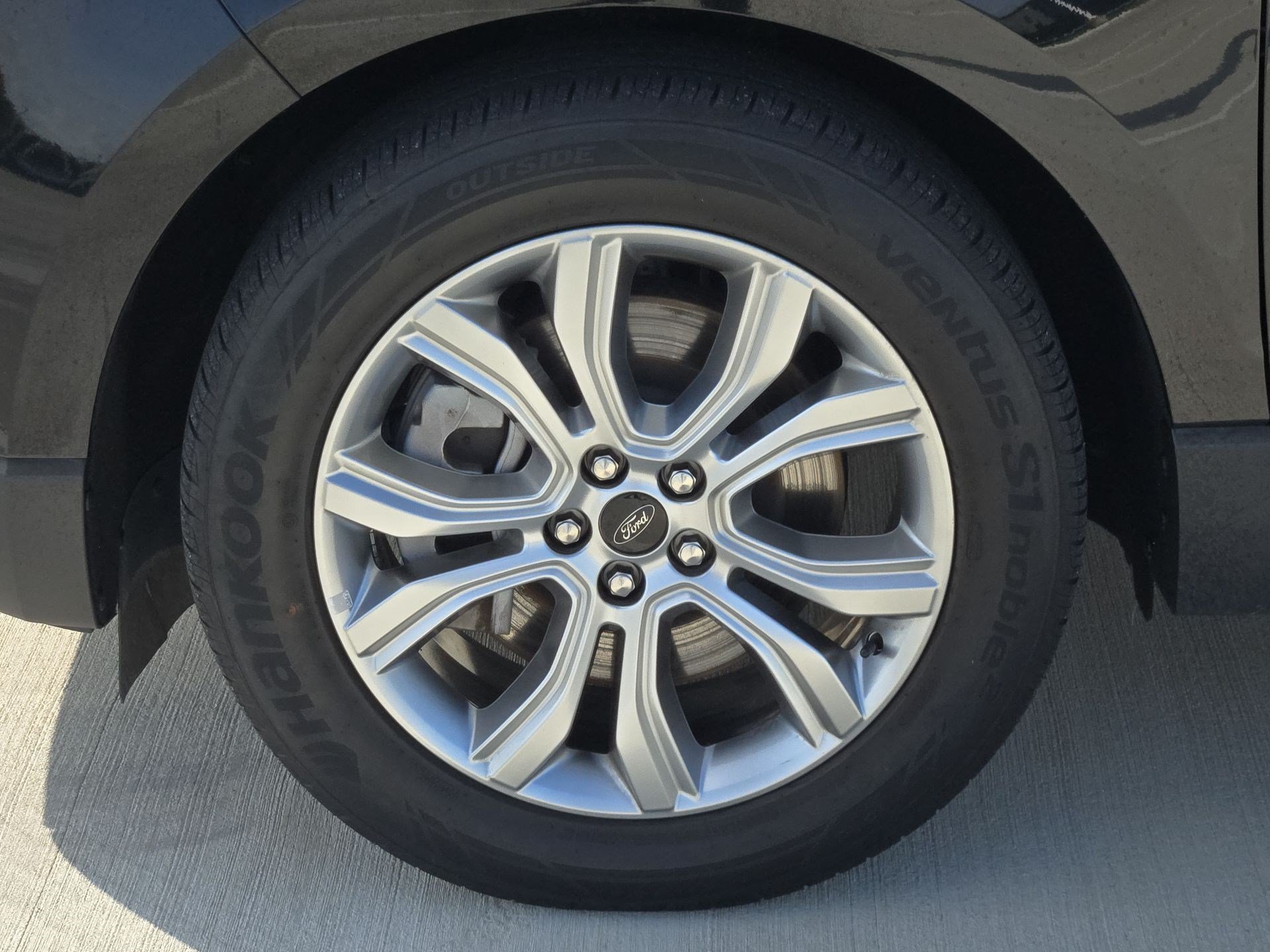 Used 2024 Black Metallic Ford Titanium image 10