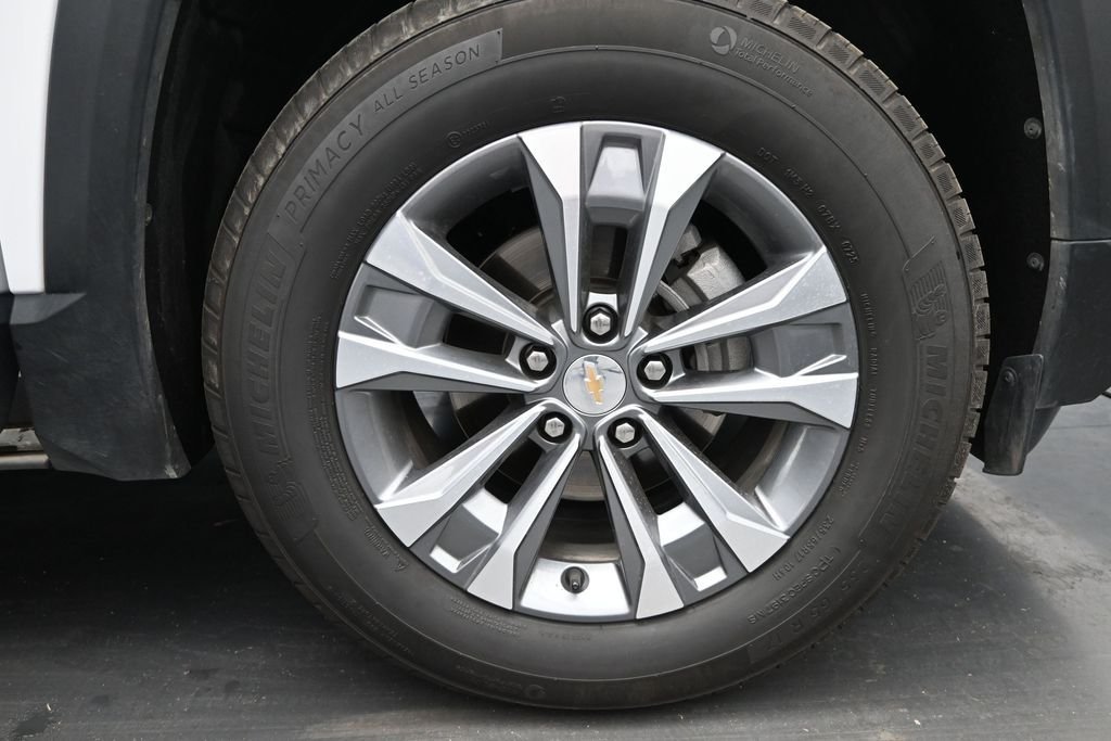 Used 2025 White Chevrolet LT image 14