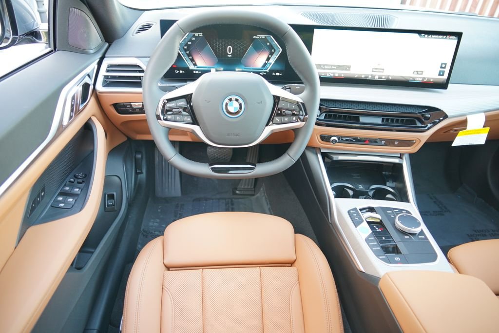 New 2026 Skyscraper Grey Metallic BMW xDrive40 image 15