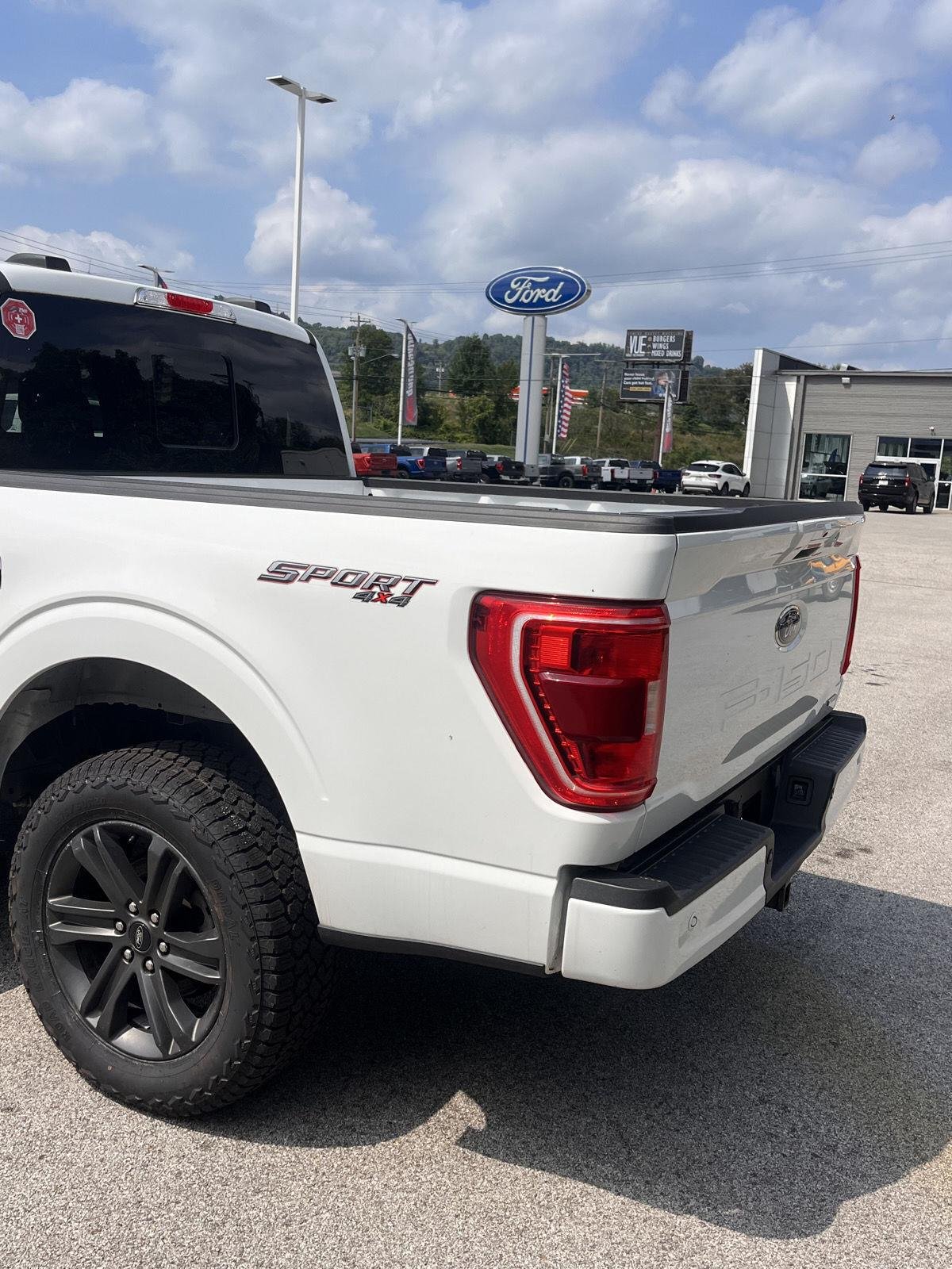 Used 2023 Oxford White Ford XLT image 6