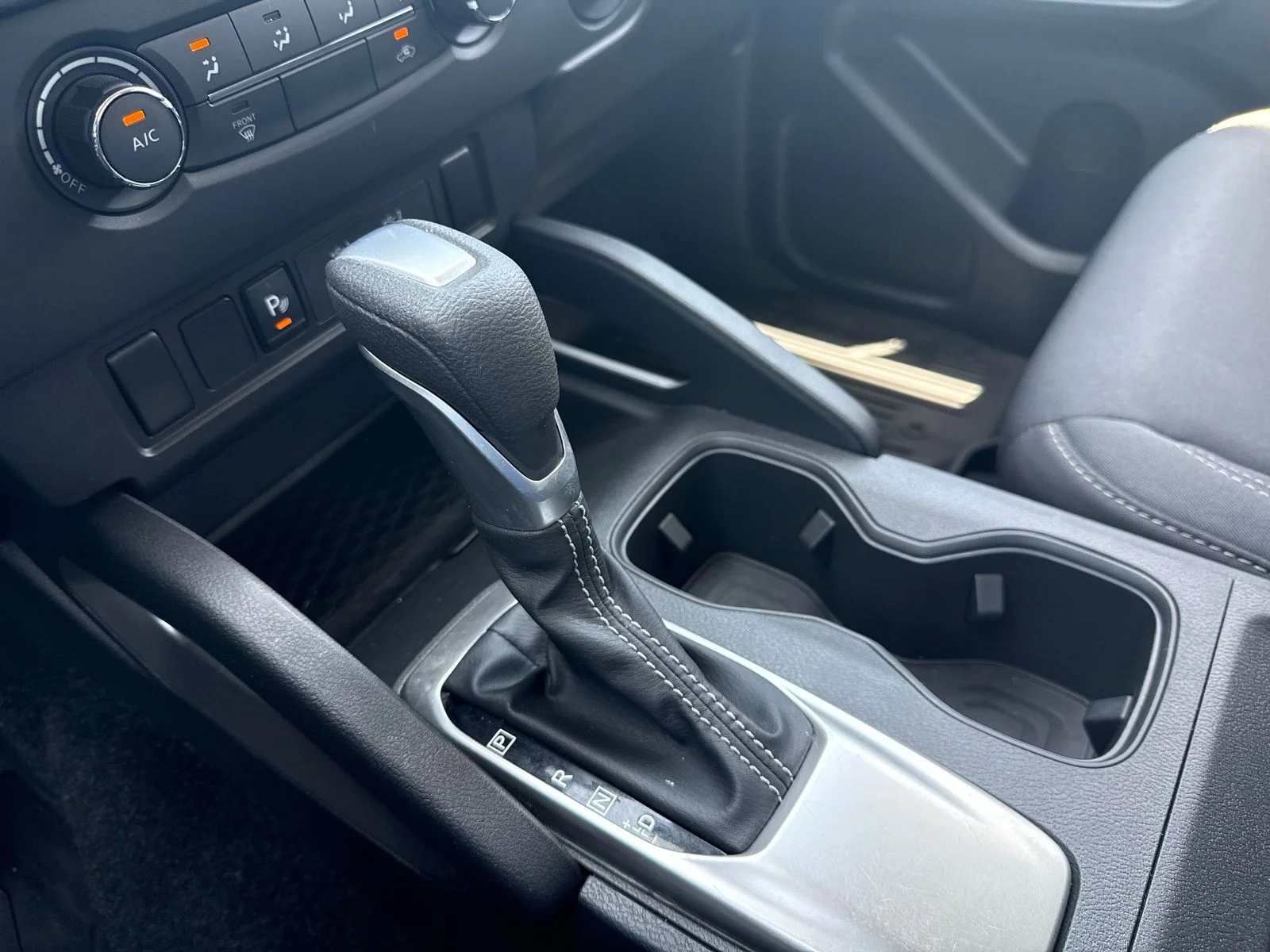 Used 2025 White Nissan SV image 26